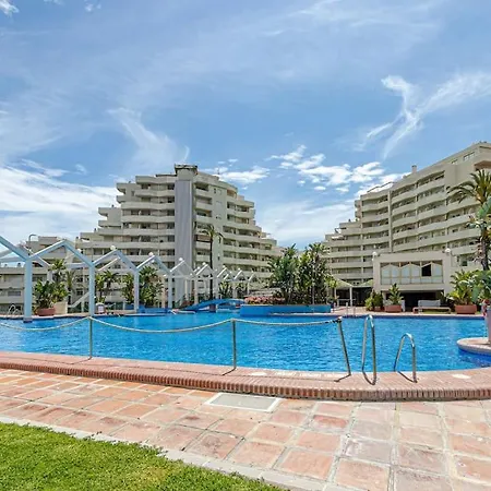 Bright 2 Bdr, With Sea Views, Benalbeach