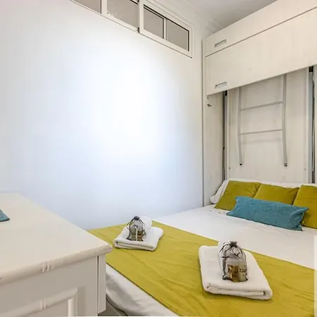 Bright 2 Bdr, With Sea Views, Benalbeach Apartment