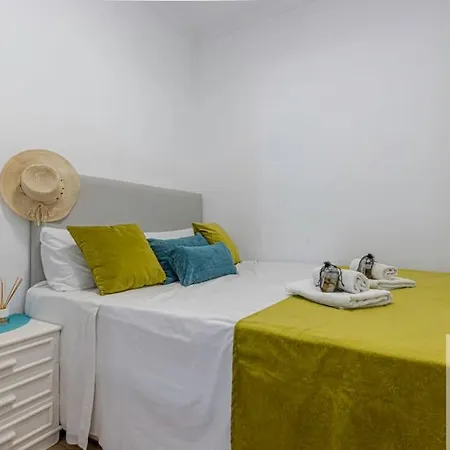 Bright 2 Bdr, With Sea Views, Benalbeach *