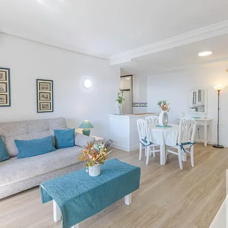 Bright 2 Bdr, With Sea Views, Benalbeach