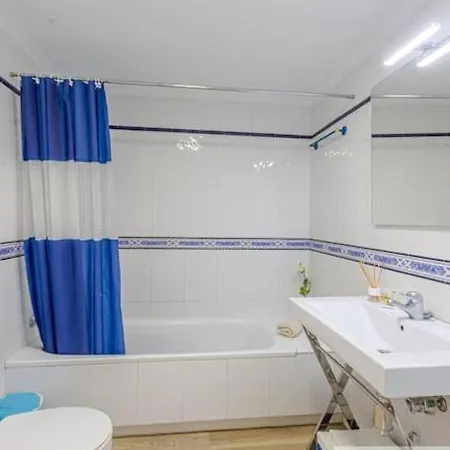 Bright 2 Bdr, With Sea Views, Benalbeach Apartment *