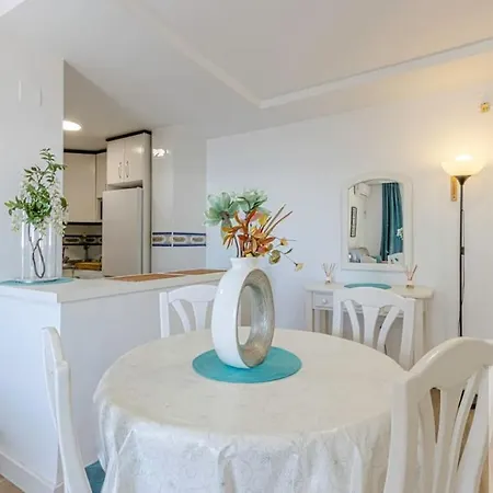 Bright 2 Bdr, With Sea Views, Benalbeach Apartment *