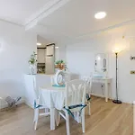 Bright 2 Bdr, With Sea Views, Benalbeach Апартаменты
