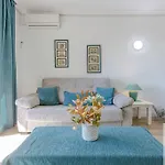 Апартаменты Bright 2 Bdr, With Sea Views, Benalbeach Бенальмадена