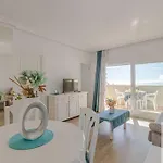 Апартаменты Bright 2 Bdr, With Sea Views, Benalbeach *