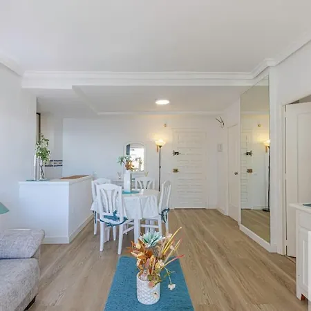 Bright 2 Bdr, With Sea Views, Benalbeach Apartment Benalmádena
