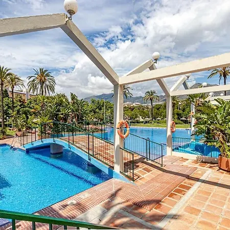 Bright 2 Bdr, With Sea Views, Benalbeach Apartment *