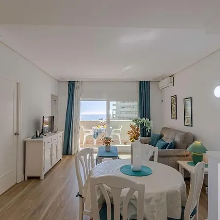 Bright 2 Bdr, With Sea Views, Benalbeach