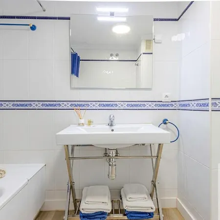 Bright 2 Bdr, With Sea Views, Benalbeach Apartment *